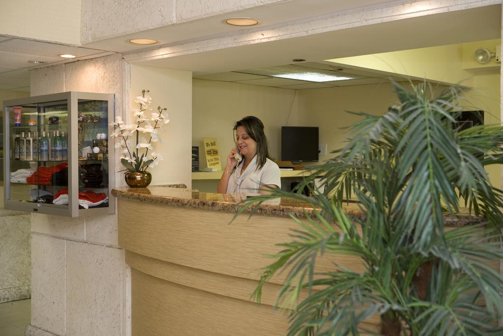 פורט לודרדייל Ft Lauderdale Beach Resort מראה חיצוני תמונה